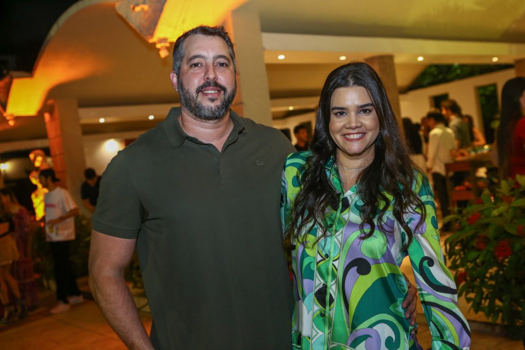 Thiago E Priscila Leal