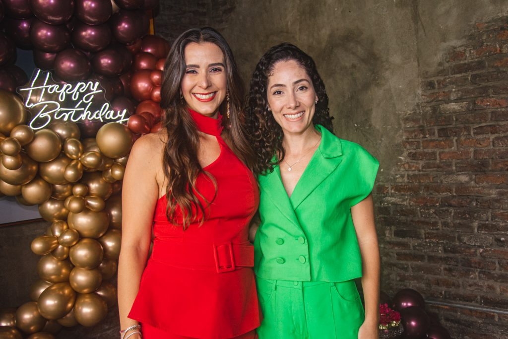 Vivian Barbosa E Marcela Vila Nova