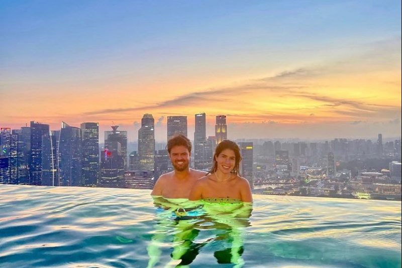 Romance no ar - Taynã Ginepri e André Boris Maia curtem a temporada de honeymoon na Ásia