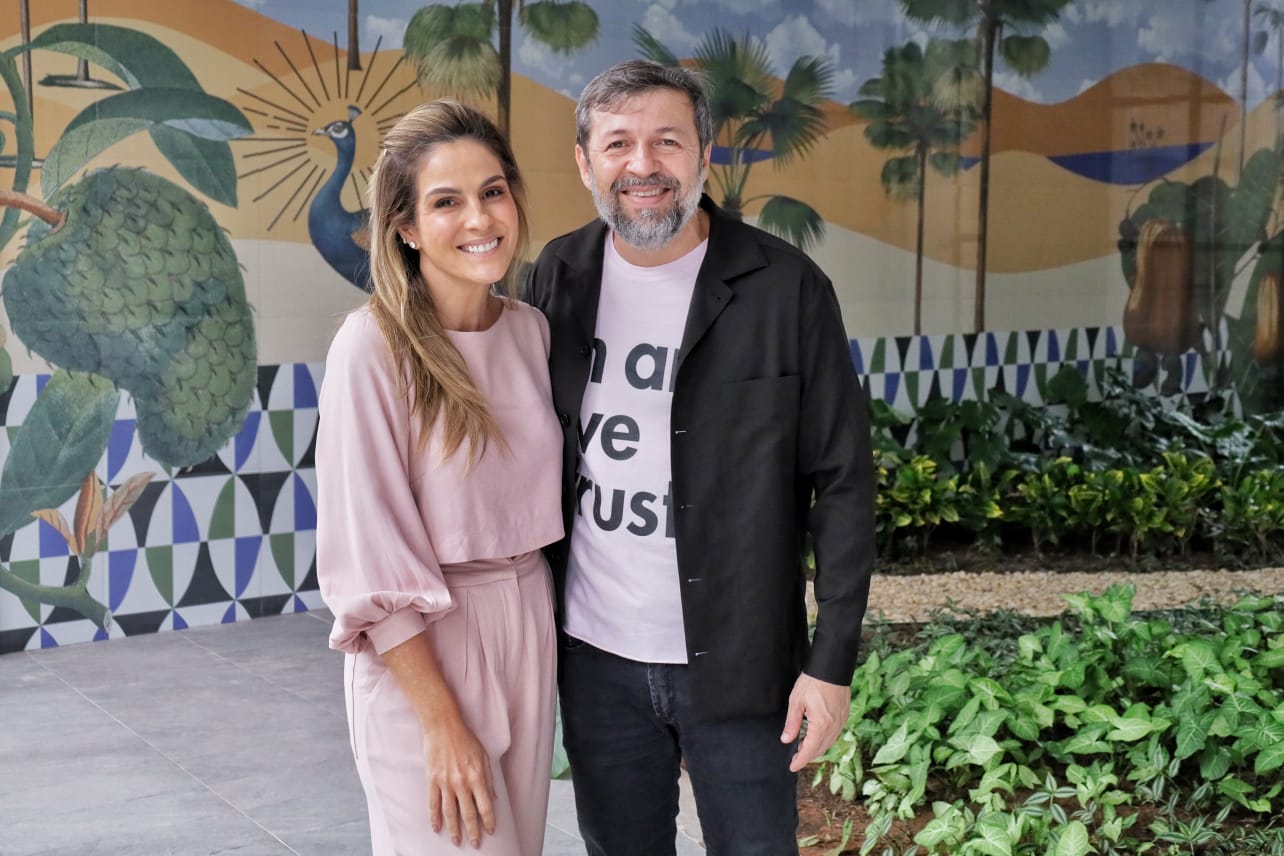 Élcio Batista anuncia parceria com Cerbras para desenvolvimento de obras de artistas da cidade reproduzidas em cerâmica