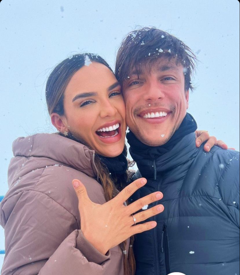 Camila Lima e Helton Nogueira ficam noivos em Bariloche