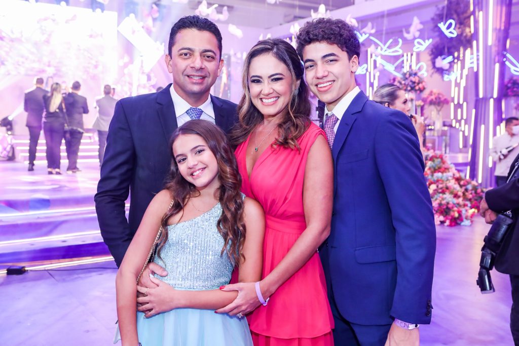 Wiliam, Beatrice, Bia E Matheus Bezerra