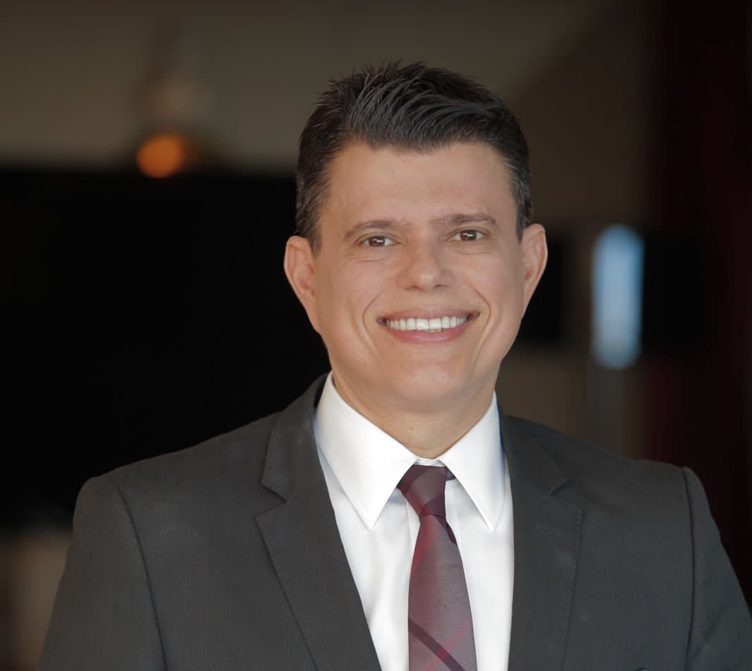 Oftalmologista Abelardo Targino promove 18º Edição do Simpósio Mácula Oftalmologista Abelardo Targino promove 18º Edição do Simpósio Mácula