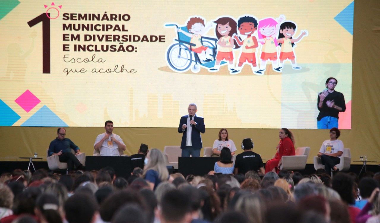 Prefeito José Sarto participa do segundo dia do I Seminário Municipal em Diversidade e Inclusão