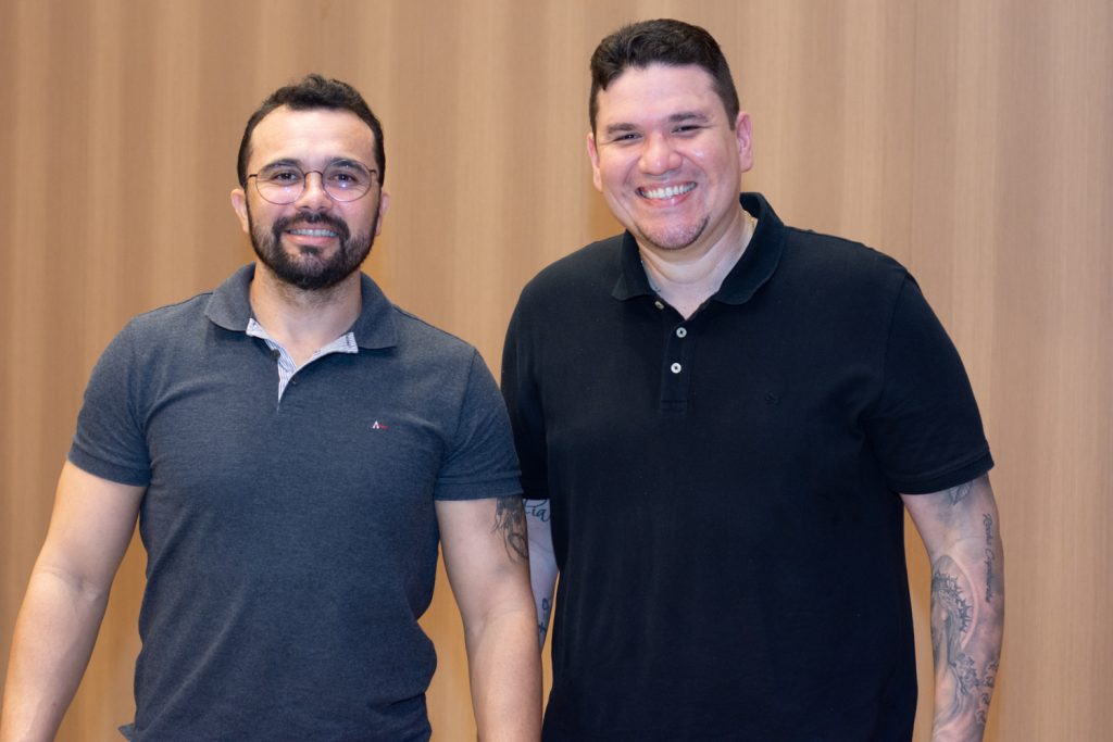 Abner Santiago E Léo Capibaribe