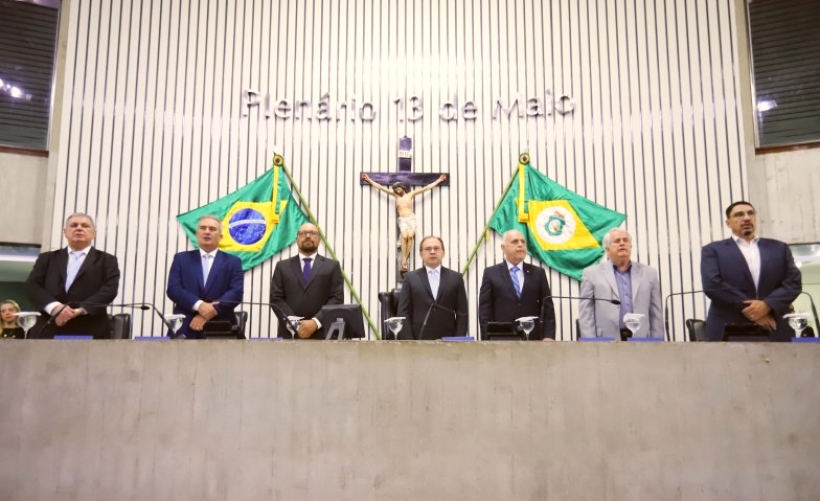 Diretores da FIEC recebem homenagens em solenidade pelos 60 anos da Aceav