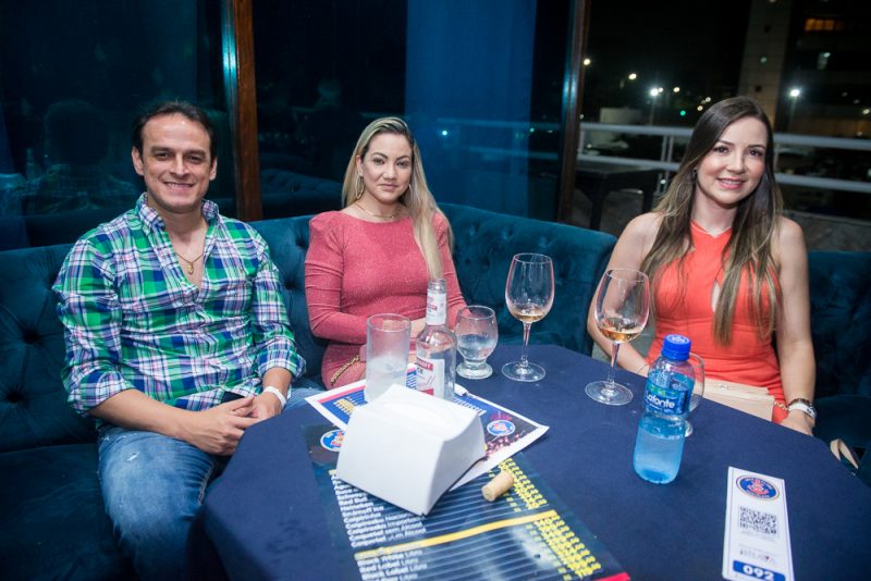 TURNÊ GIRASSOL - Flávio Venturini solta a voz e encanta o público no Iate Clube de Fortaleza