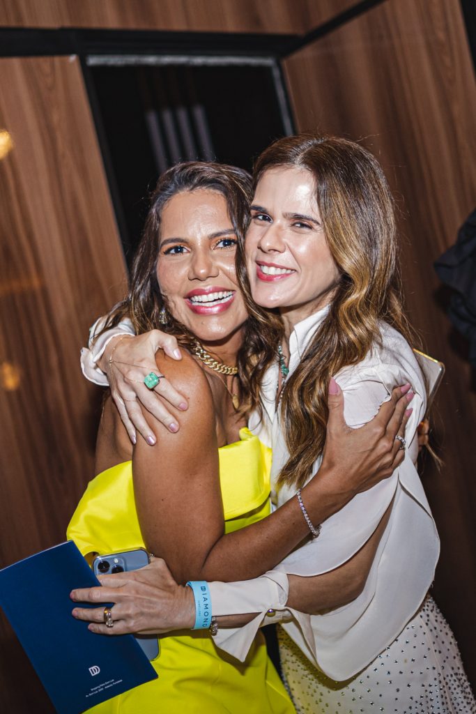 Ana Caroliana Fontinele E Niedja Bezerra (1)