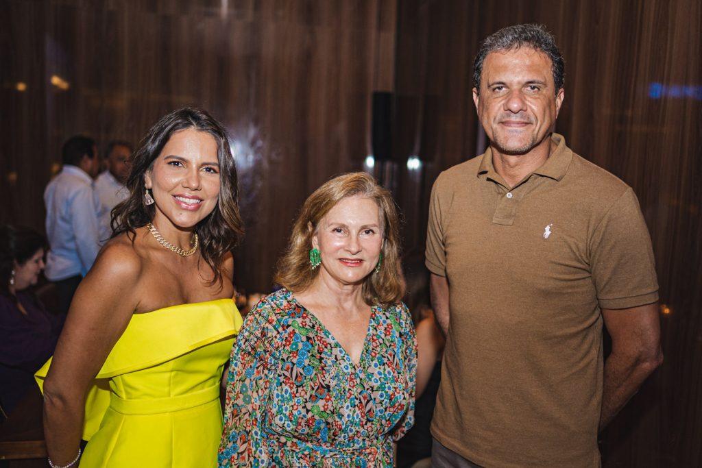 Ana Carolina Fontinele, Renata Jereissati E Welington Oliveira