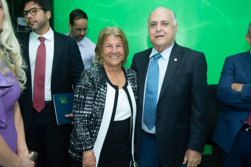 Reconhecimento - Ricardo Cavalcante é homenageado com a Medalha Ivens Dias Branco na Câmara Municipal de Maracanaú