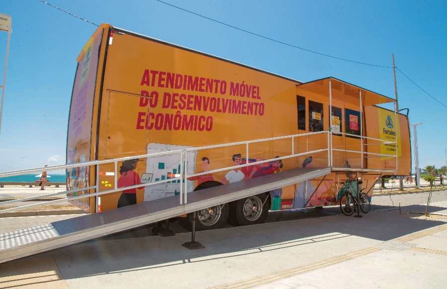 SDE leva a unidade móvel de apoio ao empreendedor para a Avenida Beira Mar