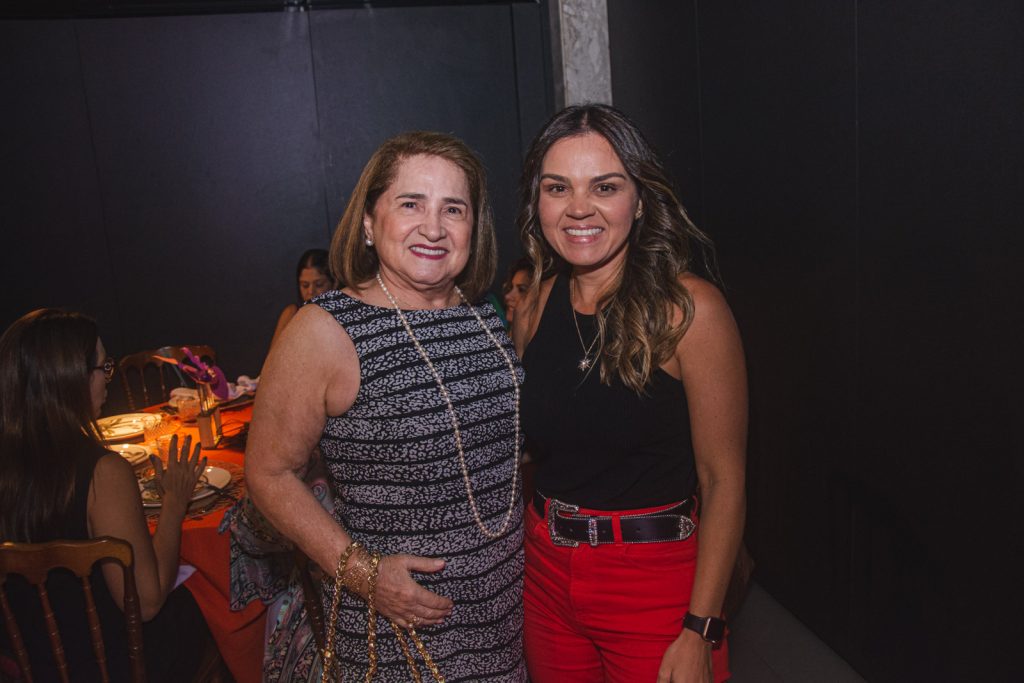 Auricelia E Katarina Queiros