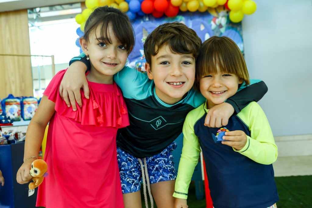 Ava, Ben E Hugo Queiroz Machado