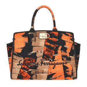 Salvatore Ferragamo apresenta colab exclusiva com o artista Julien Colombier