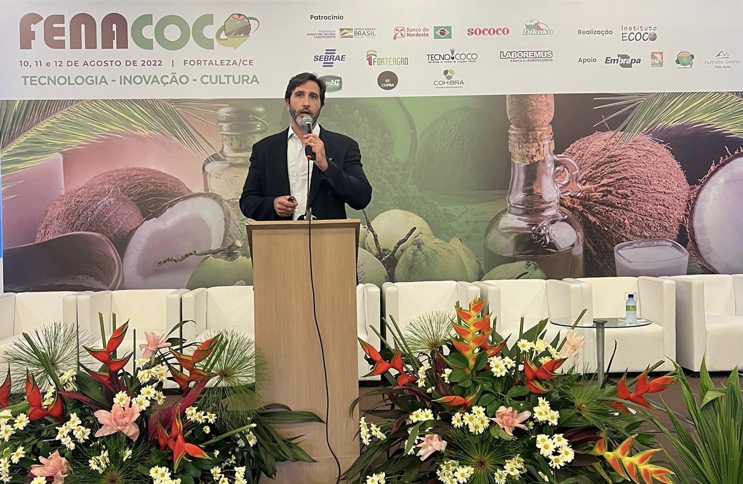Diretor de Negócios da Apex-Brasil, Lucas Fiúza participa de palestra na Feira Nacional do Coco em Fortaleza