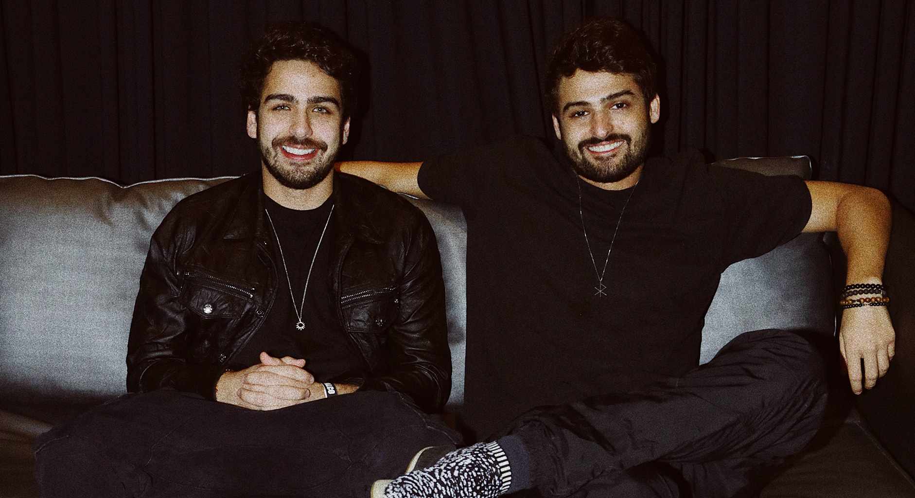 É hoje! Cat Dealers aterrissa em Fortaleza para show em barraca na Praia do Futuro