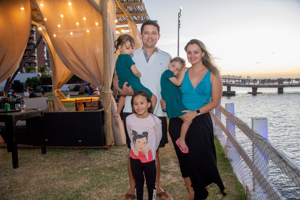 Clara, Moises, Ana, Livia E Maria Sá Costa (3)