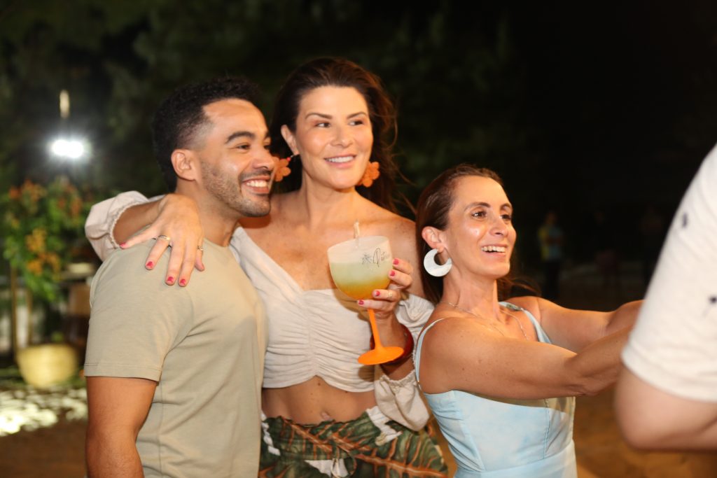 Crislanio Brandão, Patricia Calderon E Issis Cidade