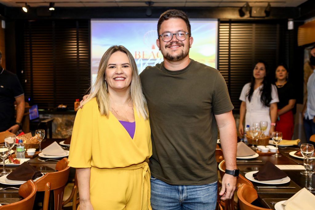 Daniela Prado E Elihu Lira