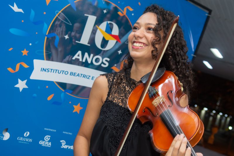 Música e emoção - Celebração dos 10 anos do Instituto Jacques Klein movimenta o Teatro Celina Queiroz