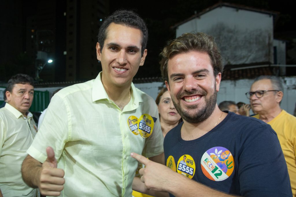 
				Domingos Neto e Claudio Nelson
				
