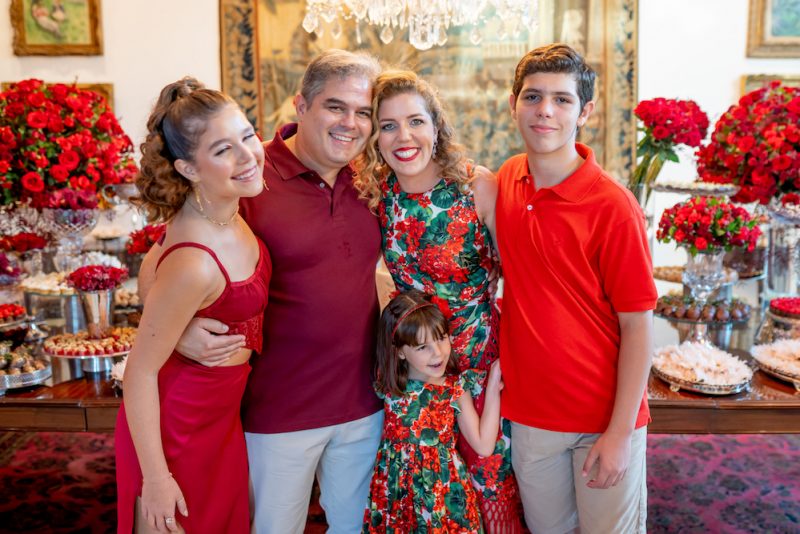 Pura alegria - Ticiana Rolim Queiroz festeja seus 40 + 1 com linda festa inclusiva e beneficente