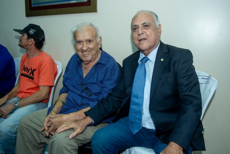 Reconhecimento - Ricardo Cavalcante é homenageado com a Medalha Ivens Dias Branco na Câmara Municipal de Maracanaú