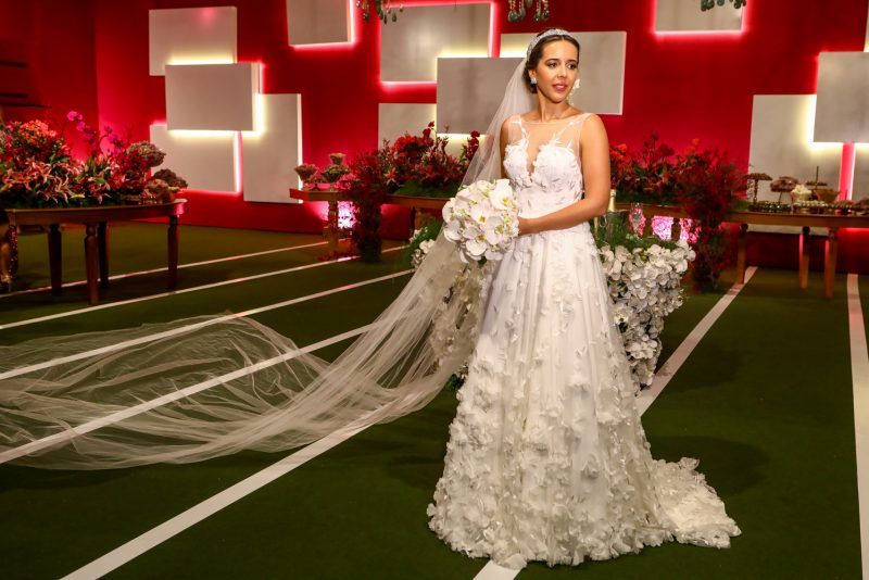 Chuva de arroz - Alegria e emoção dão a tônica do casamento de Evyly Melo e Michell Souza