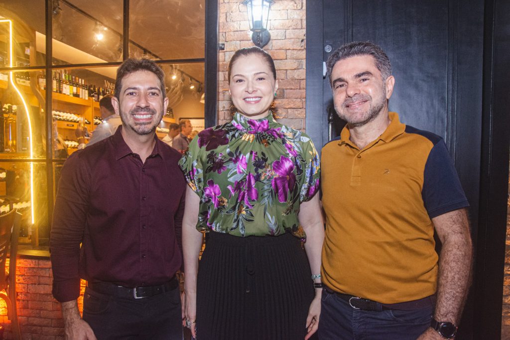 Felipe Adjafre, Sheila Furtado E Isaac Furtado