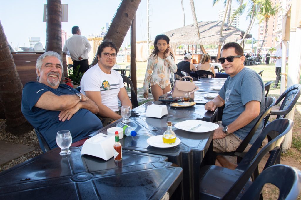 Gil Farias, Rui Farias, Lara Farias 88888888 (1)