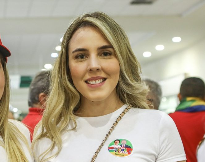 Jade Romero indicada como candidata a vice na chapa de Elmano de Freitas