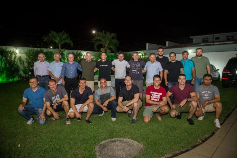 aviação, música e cultura - Waldonys abre as portas de sua casa e arma um jantar especial para equipe da Esquadrilha da Fumaça