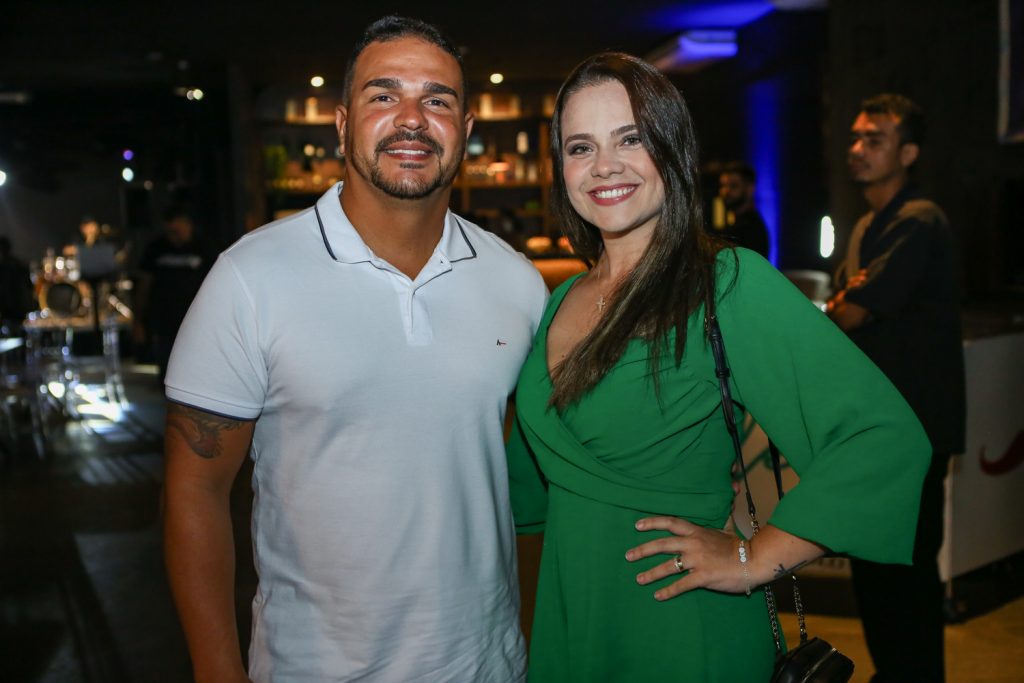 Julian E Lidiane Milano