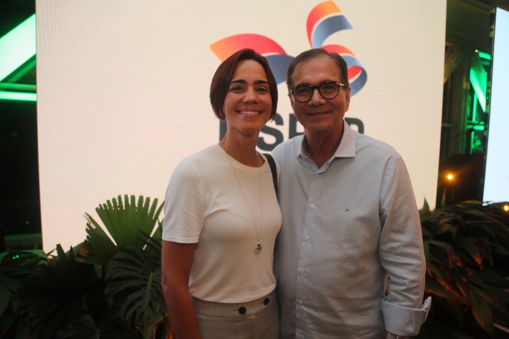 Karine E Beto Studart