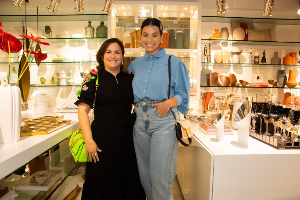 Karisia Mota E Val Silva