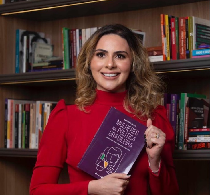 Depois de Fortaleza, Katarina Brazil pilota lançamento de livro em Juazeiro do Norte