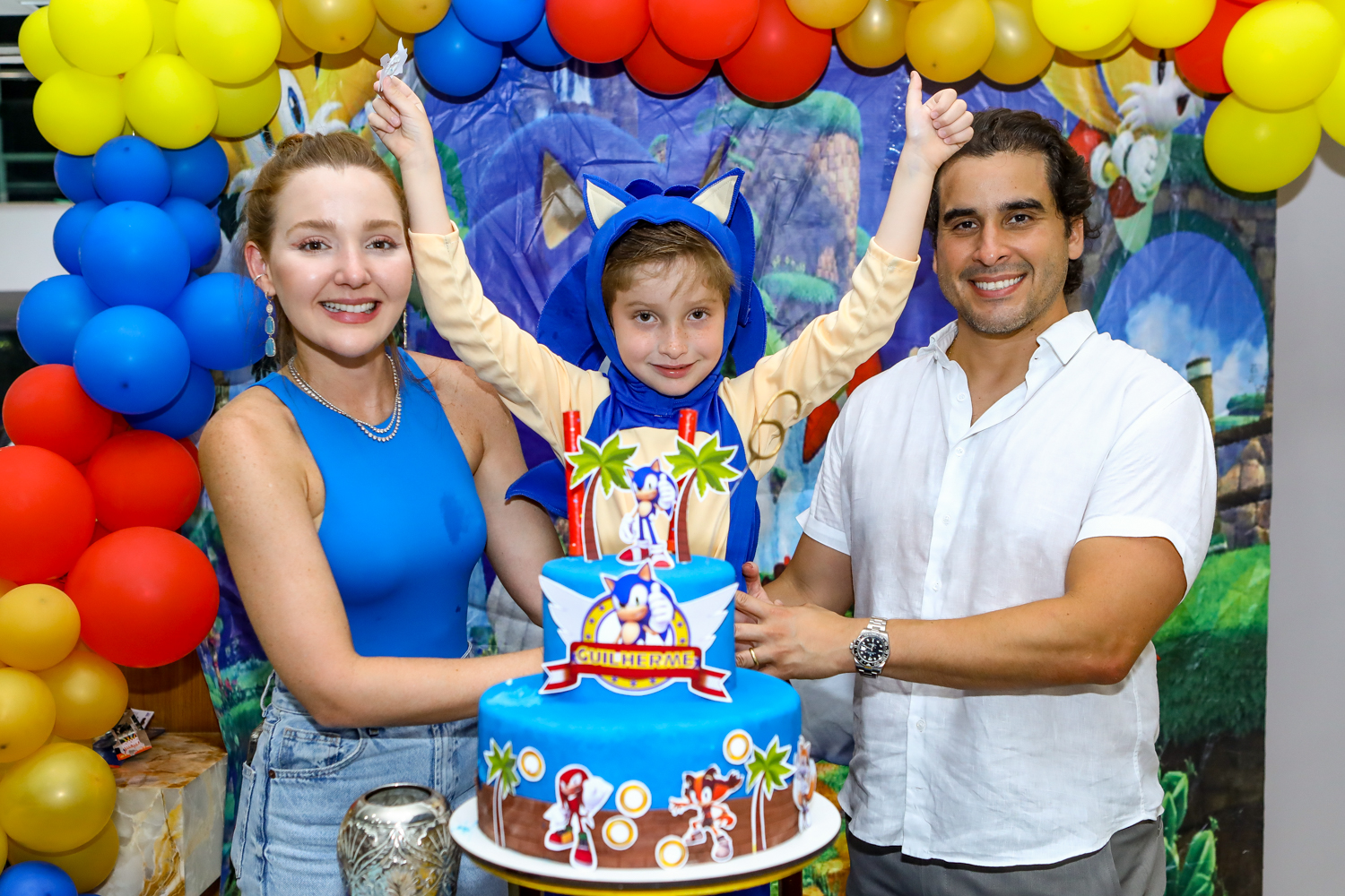 Com muita alegria e diversão, Larissa Fujita e Rodrigo Furtado celebram o sexto aniversário de Guilherme