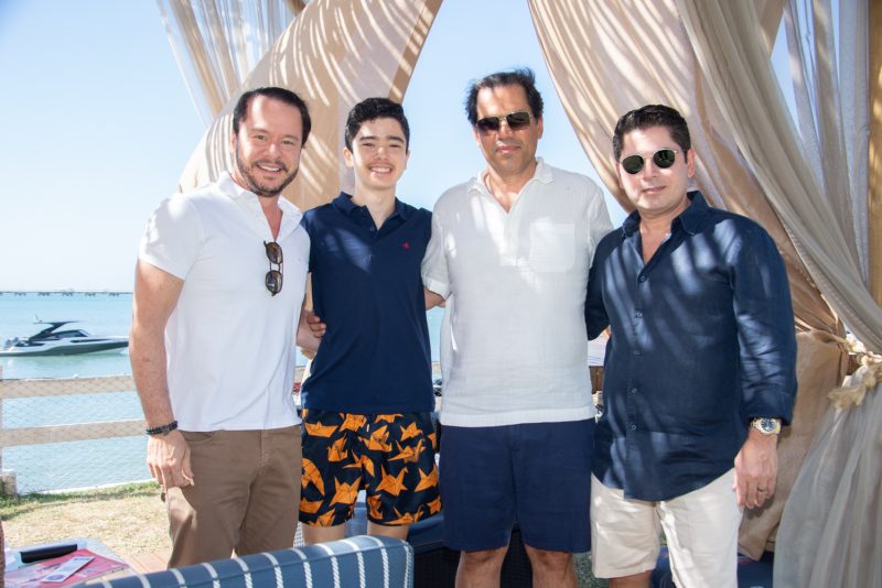 Sol e lazer - Boa música, alegria e comemorações dão a tônica da domingueira do Iate