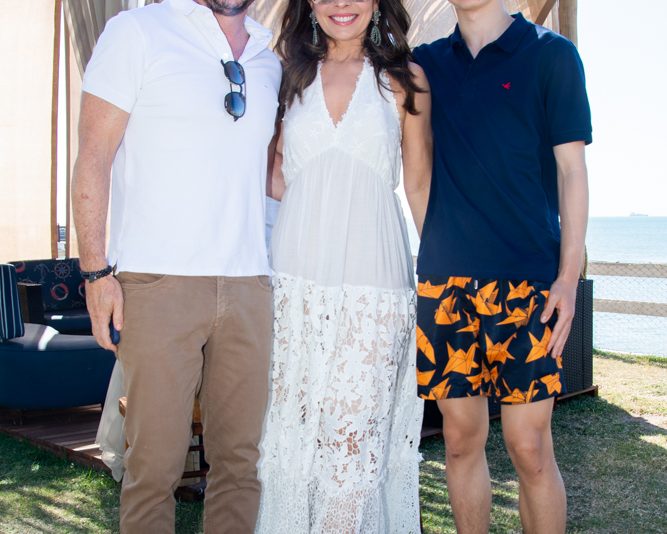 Sol e lazer - Boa música, alegria e comemorações dão a tônica da domingueira do Iate