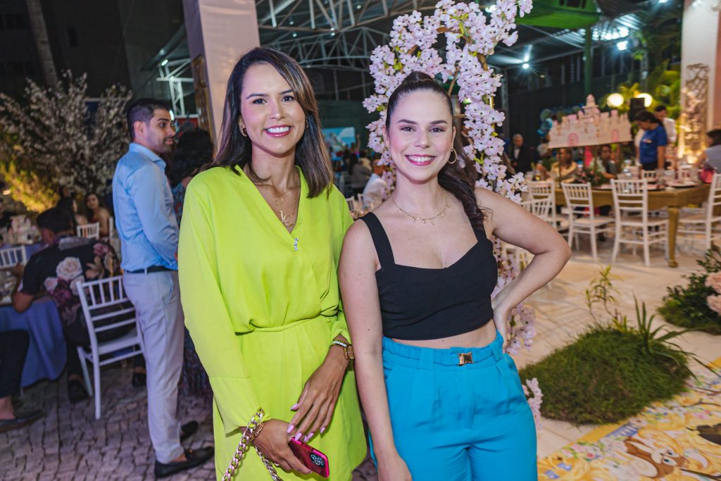 Livia Sampaio E Virginia Farias