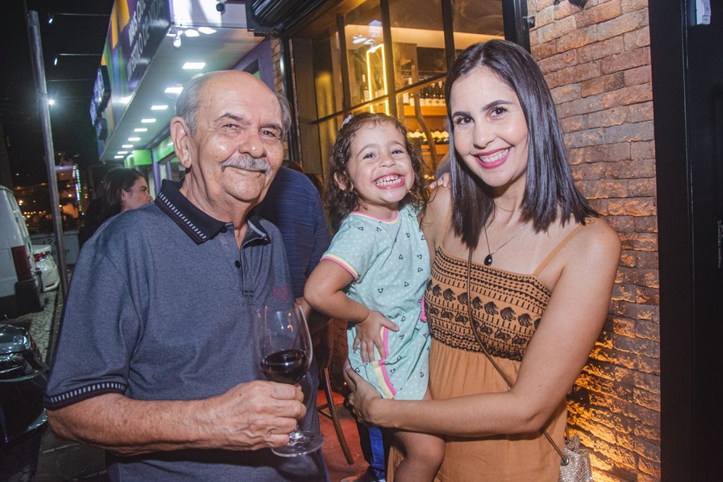 Luis, Cecilia E Alice Adjafre