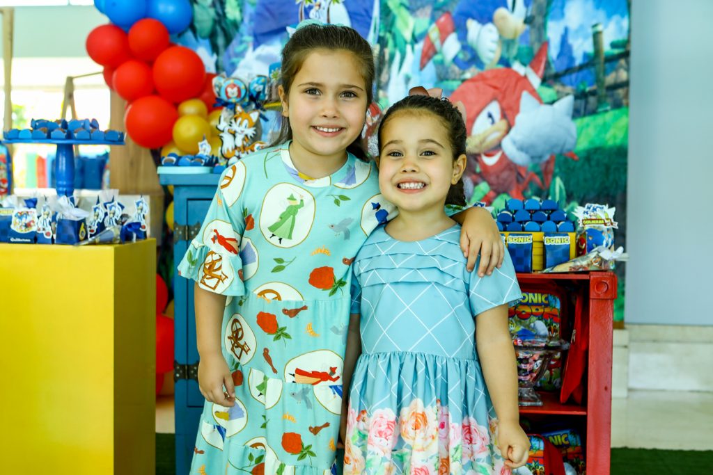 Manoela E Mikaela Parente