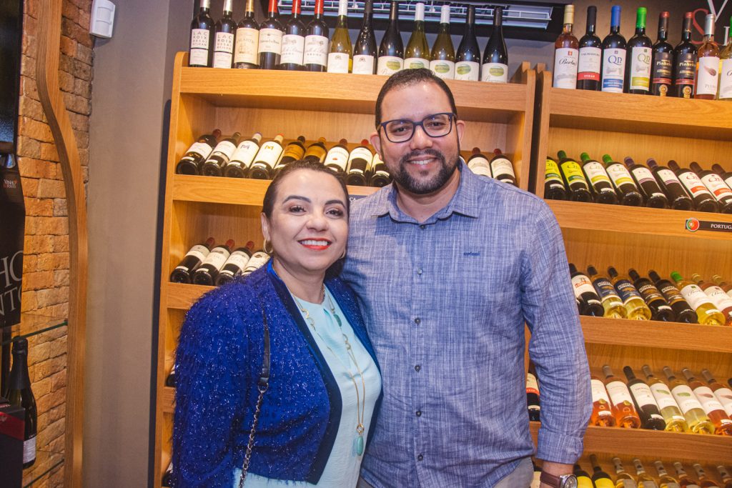 Marbenia Goncalves E Thiago Juca