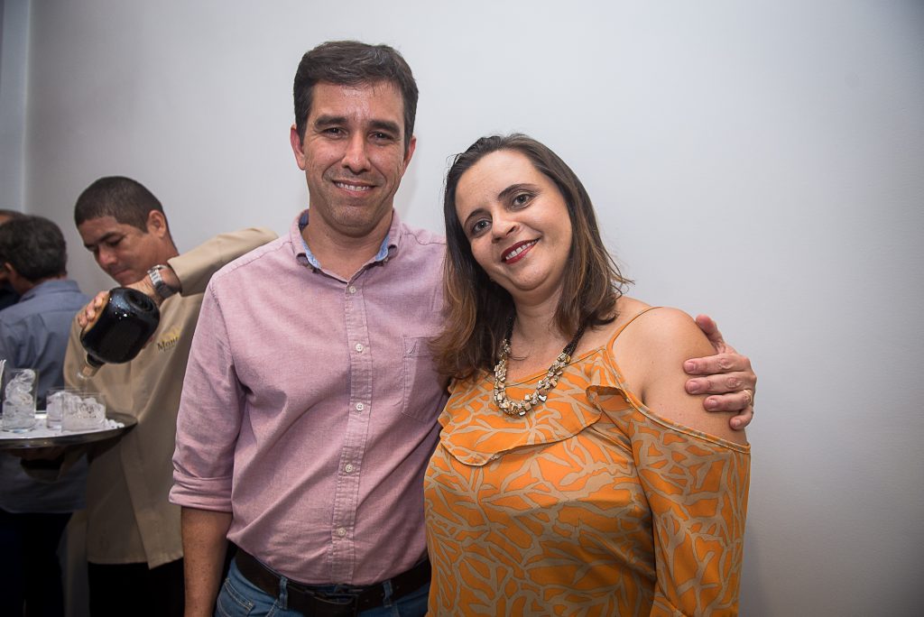 Marcos Jucá E Carolina Carvalho