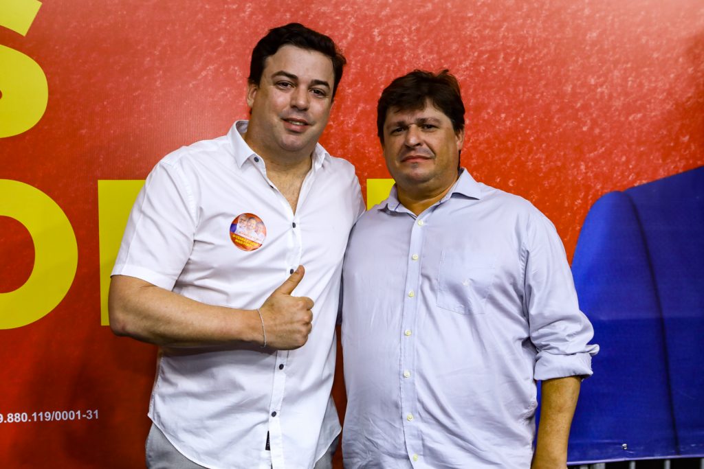 
				Mateus Goes e George Lima
				
