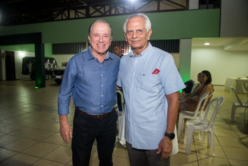 aviação, música e cultura - Waldonys abre as portas de sua casa e arma um jantar especial para equipe da Esquadrilha da Fumaça