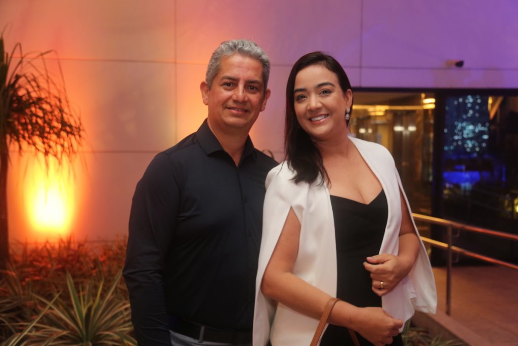 Mozart Farias E Natália Mesquita