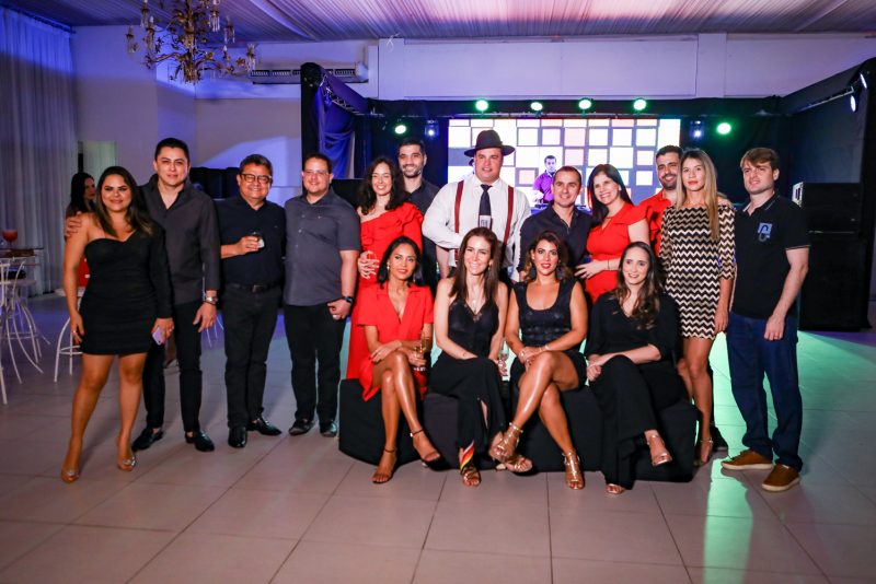 Quatro décadas - Rudnei Sabino comemora seus 40 anos em clima de descontração no Full Time Buffet