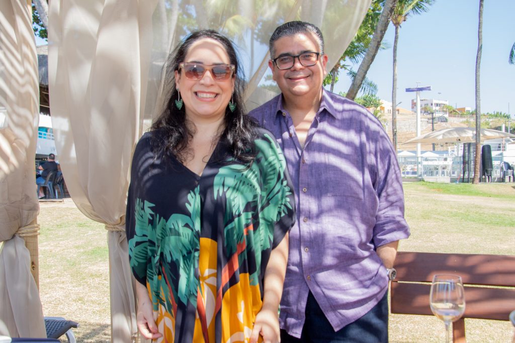 Paula Bezerra E Ademar Mendes (1)