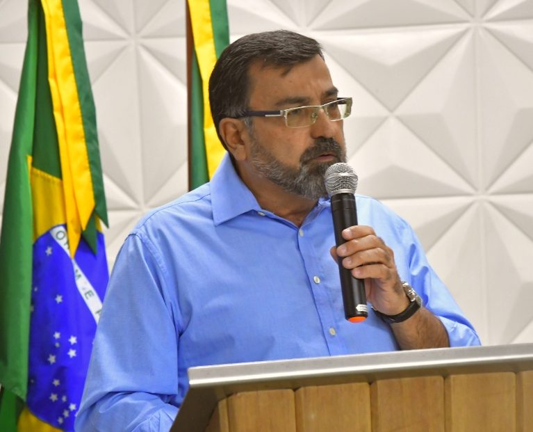 Izolda Cela nomeia Paulo Rogério Guedes como novo secretário-executivo da SPS